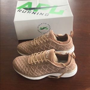 New in Box APL Techloom Phantom Rose Gold sz 8